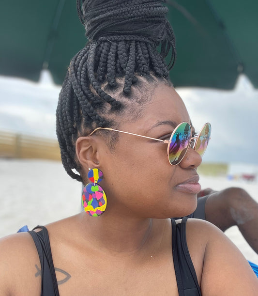 Hey Gul! Wear Those Big Earrings!