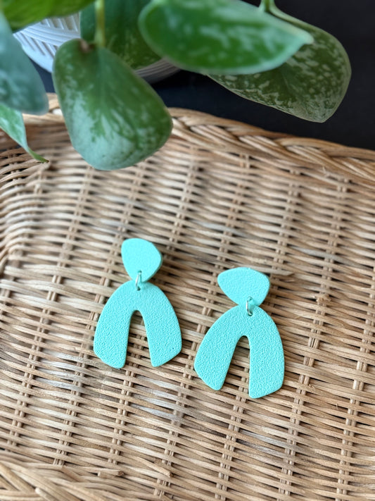 “Primavera” Earrings (Mint Green)