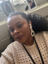 Cargar imagen en el visor de la galería, “Cleo” Earrings
